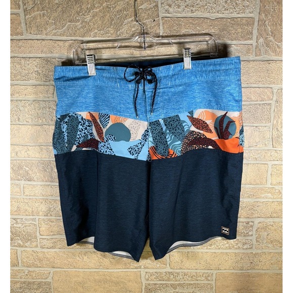 BillaBong BoardShorts Size 34 - Picture 1 of 5